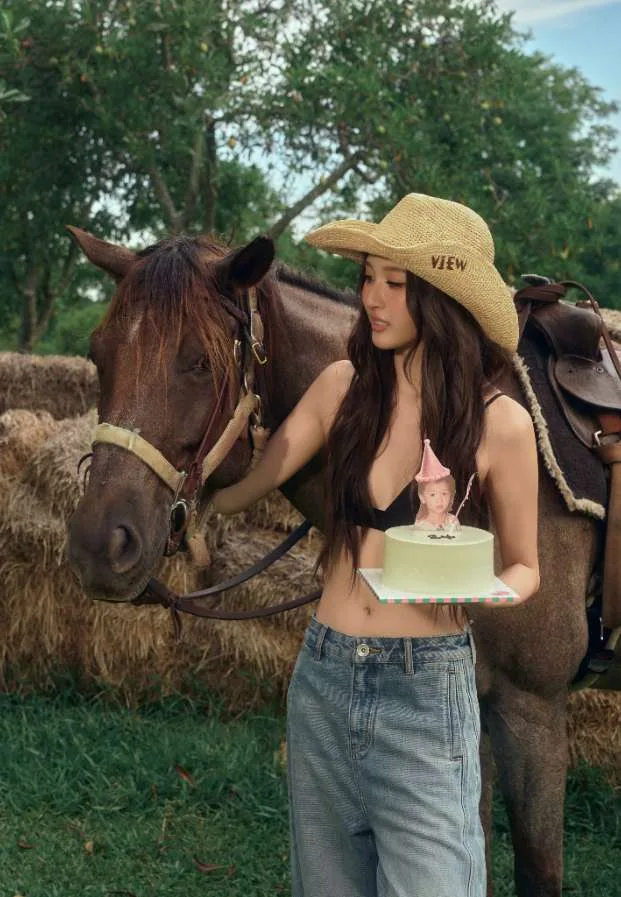 วิว เบญญาภา จีนประสม