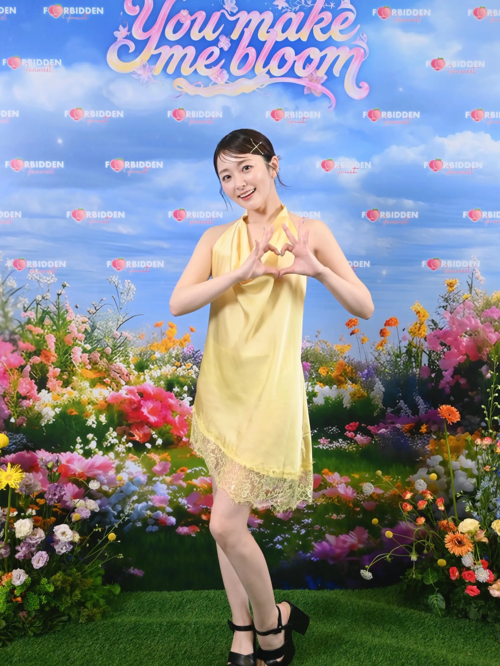 Aozora Hikari (青空ひかり) เดรสสีเหลืองจาก Instagram @aozora_cmore